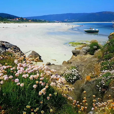 Con Terraza Y Acceso A La Playa Apartment Finisterre