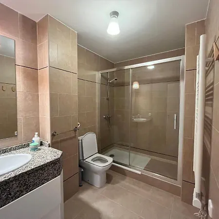 Con Terraza Y Acceso A La Playa