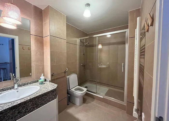 Con Terraza Y Acceso A La Playa