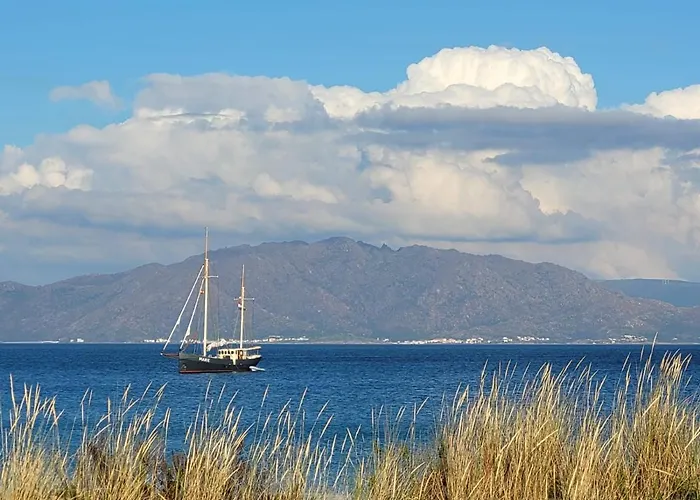 Con Terraza Y Acceso A La Playa